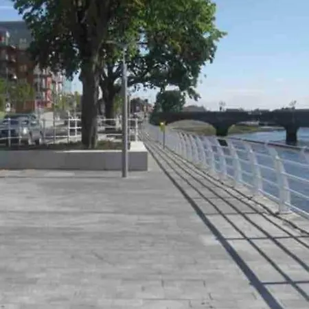 Riverside For Rent In Centre