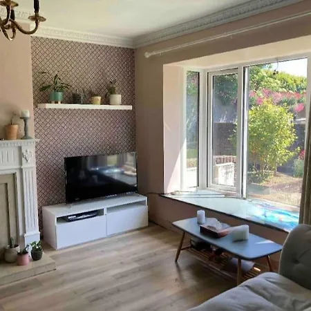 Riverside For Rent In Centre Holiday home *