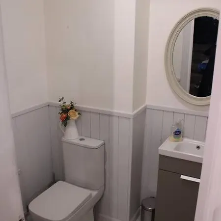 Riverside For Rent In Centre