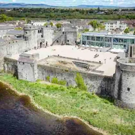 Riverside For Rent In Centre Limerick