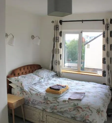 Riverside For Rent In Centre Vakantiehuis