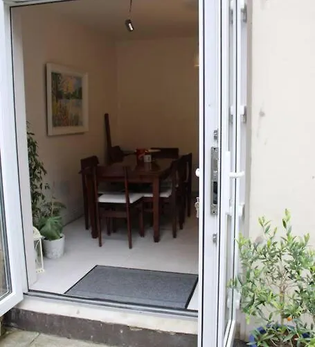 Riverside For Rent In Centre *