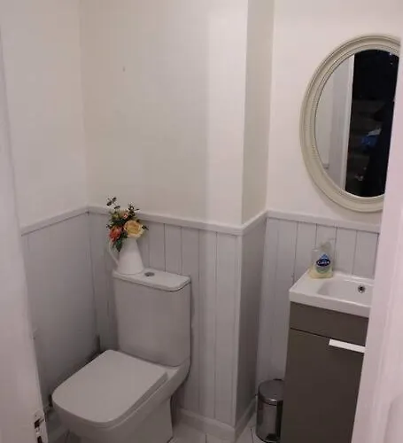Riverside For Rent In Centre