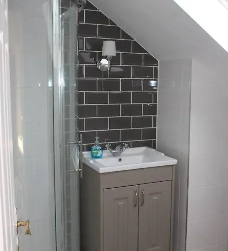 Riverside For Rent In Centre