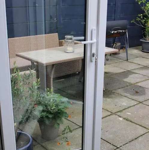 Riverside For Rent In Centre *